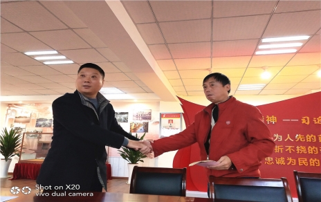 給堅持原則忠于職守的職工點個大大的贊！