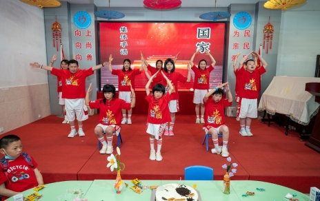“水點(diǎn)點(diǎn)”---用心暖童心，用情伴成長(zhǎng)！