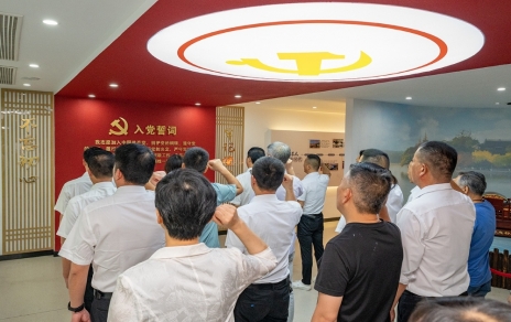 四敢爭(zhēng)先拼搏奮斗再出發(fā)！